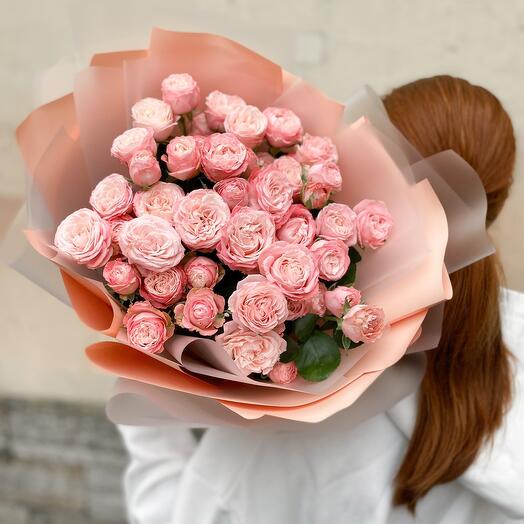 Monobucket of 11 bush roses Bombastic