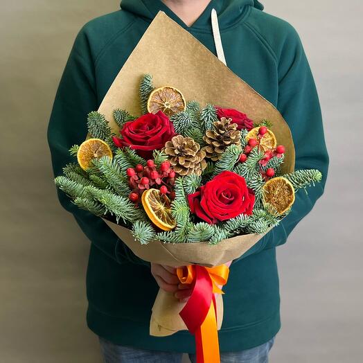 Новогодний зимний букет из Нобилиса и красных Роз. Букет F139 Цветы Столицы