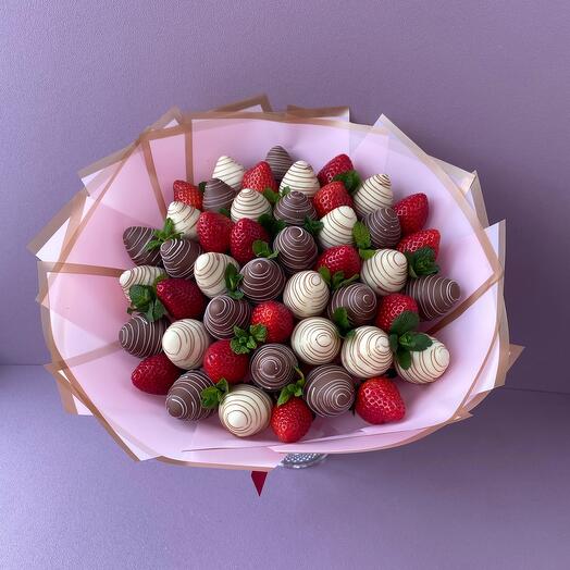 Bouquet of chocolate-covered strawberries