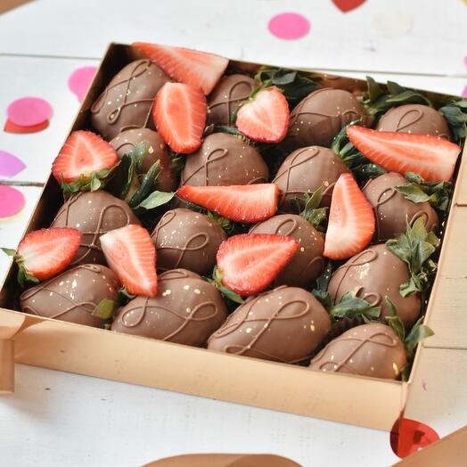 Клубника в шоколаде 16-20 шт GOLD