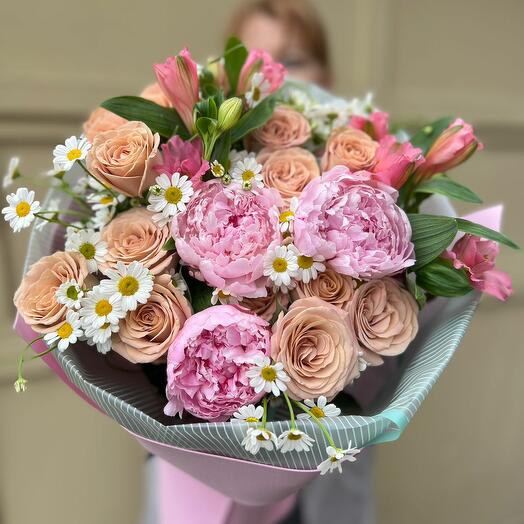 Красивый Весенний букет от Оарнж Алматы