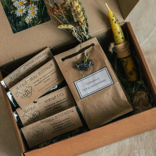 Подарочный бокс  с чаем, свечой, орешкам  "Уютный вечер" Для парня