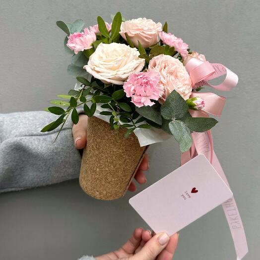 "¡Eres un milagro!"un cumplido en un vaso de rosa y clavel