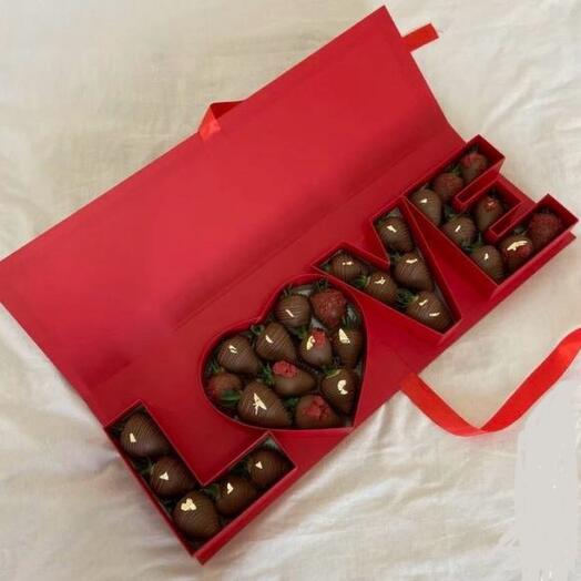 Набор клубники в шоколаде Premium LOVE