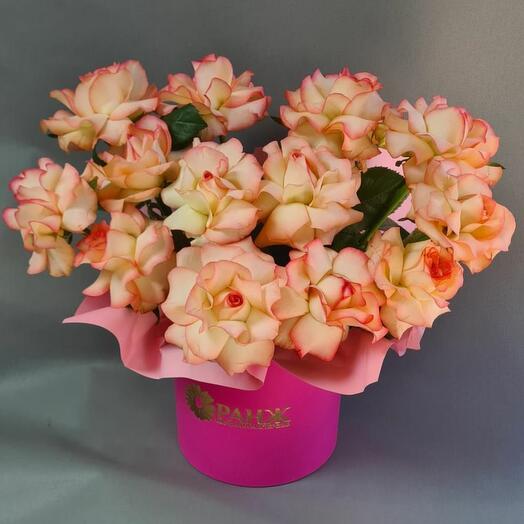 Букет из 25 французских роз в коробке "Рассветная Нежность" от Оранж Алматы