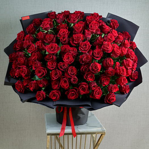 Luxurious 101 Premium Red Roses Arrangement