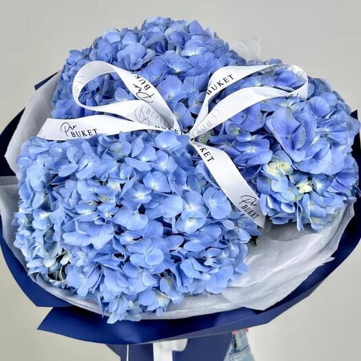 Букет из 3 голубых гортензий