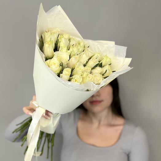 Букет из 25 белых миниатюрных роз (35-40 см)
