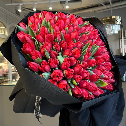 100 red tulips