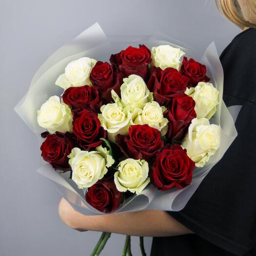 Ramo de 21 rosas rojas y blancas (FW0001)