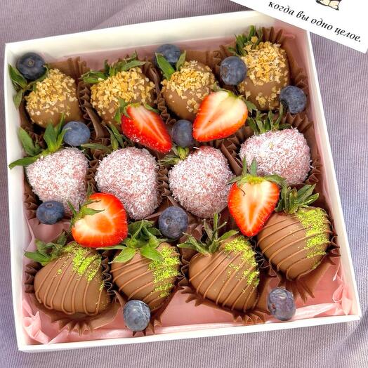 Клубника в шоколаде "blanco"