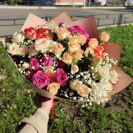 Букет из кустовых роз