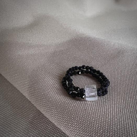 Кольцо из цирконо с кубом из хрусталя