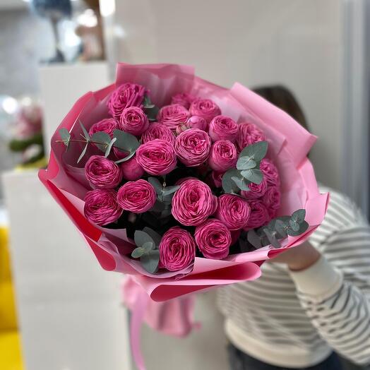 Bouquet "Temptation" from a peony-shaped bush rose