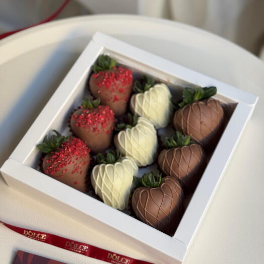 Strawberry box 9 pcs