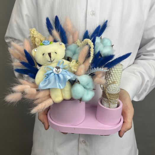 Композиция из сухоцветов и свечи