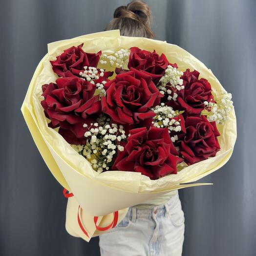 Букет ажурных роз с гипсофилой