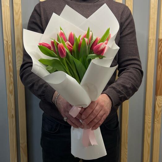 Букет из 15 розовых тюльпанов