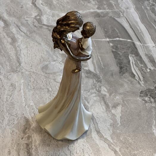 Статуэтка мама с сыном