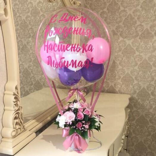 Букет цветов роз с шаром бабл на день рождения