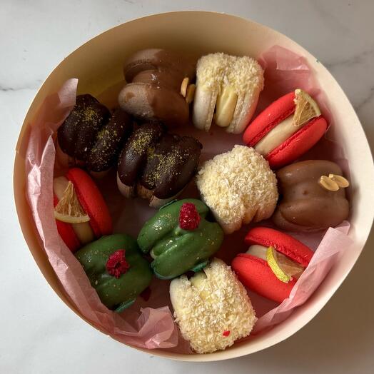 Макаронс ассорти 12 шт