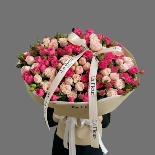 Букет "Малиново-сливочный" — кустовые розы с бренд-лентой