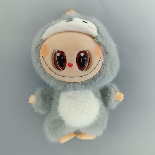 Игрушка-брелок в сером цвете