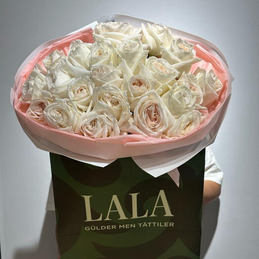 Букет из роза охара пионовидная