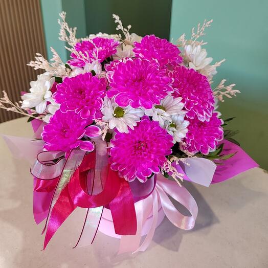 Хризантемы в коробочке, малиновый микс