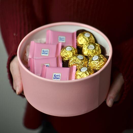 Набор с конфетами  ( Ritter sport , Ferrero rosher )