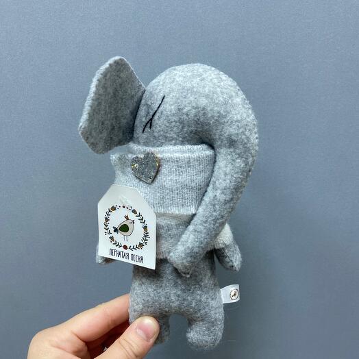 Авторская игрушка "Слоник Энди"