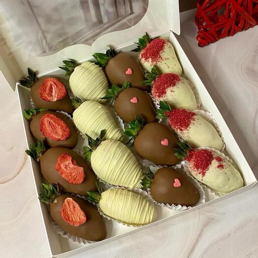 Клубника в шоколаде «Sweet Berry Smilе»