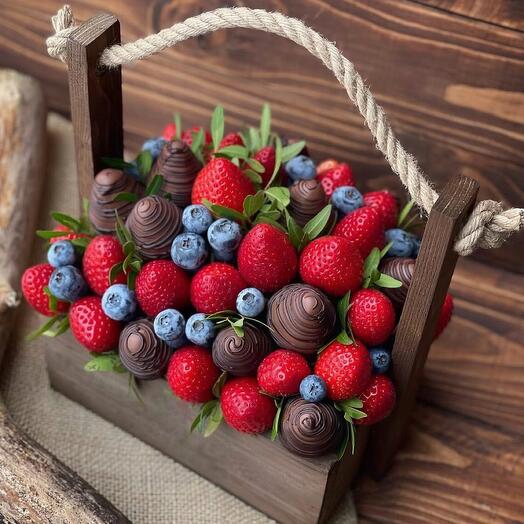 Клубника в шоколаде в стильном ящике 🍓ягодный букет 🫐