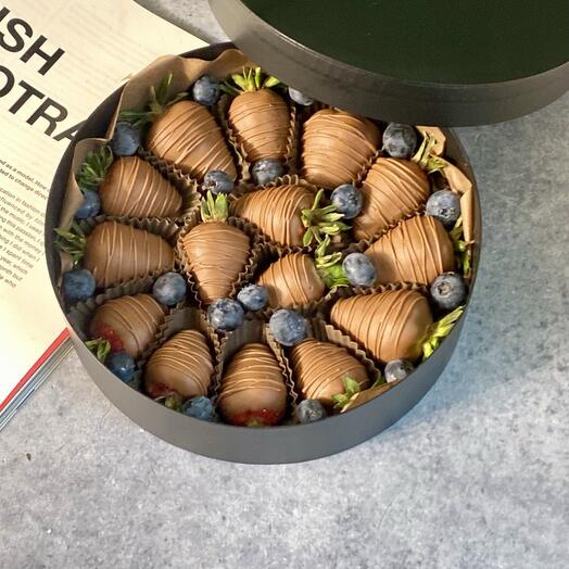 Клубника в шоколаде Подарочный набор (14-18🍓)