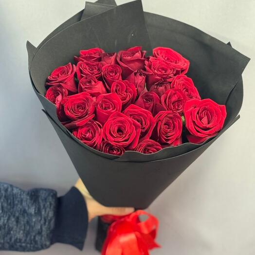 25 rosas rojas negro