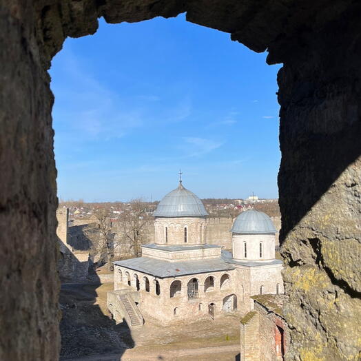 Подарочный сертификат «Экскурсия в Ивангород - Кингисепп - Копорье» (12 часов, 1 человек)