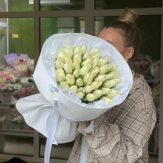 Букет из белых кенийских роз