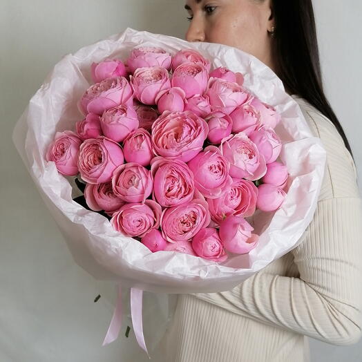 🔝Крутой букет "PERVOЦВЕТ" из 11 пионовидных кустовых роз Pink Silva в стильном оформлении