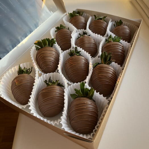 Набор клубники в молочном шоколаде