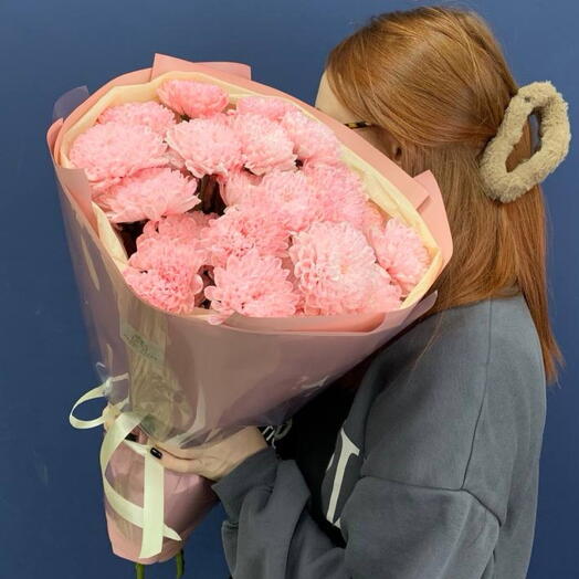 Ramo de crisantemos rosados