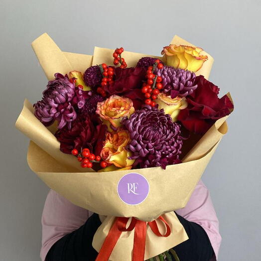 Осенний букет с илексом