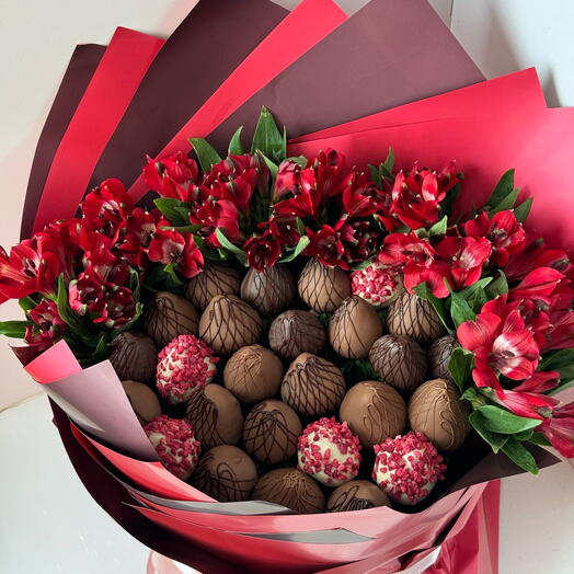 Клубничный букет 💐 с Алстромерией