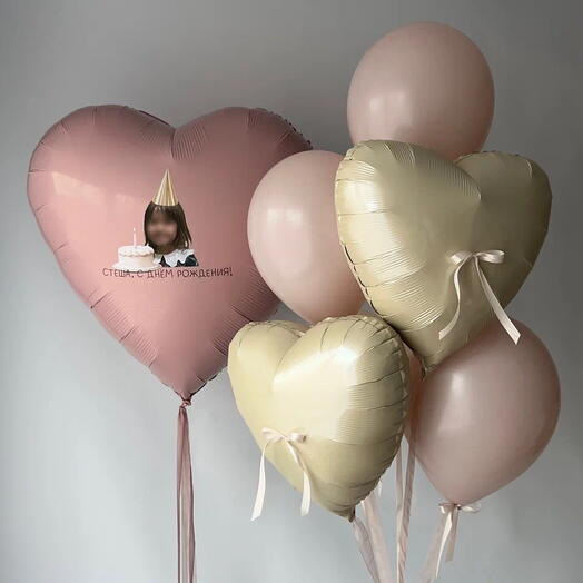 Шар с фото и связка с сердцами