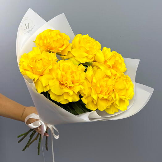 Жёлтые 💛 французские розы в стильном букете