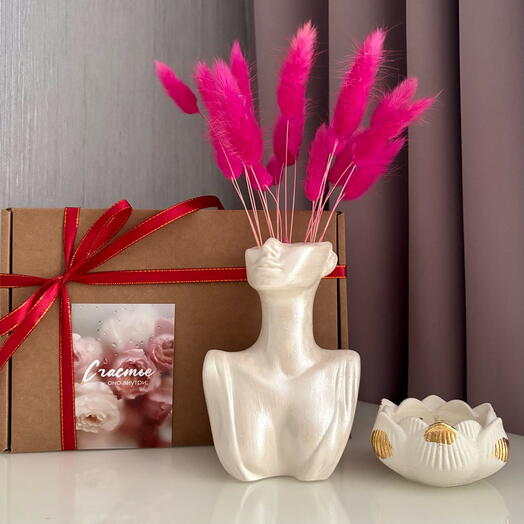 Подарок на день рождения: свеча лотос  «тыквенный чизкейк», гипсовая ваза и малиновый лагурус