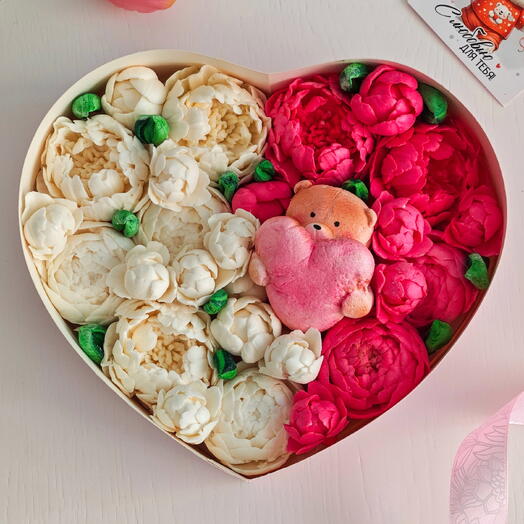 Зефирные пионы с мишкой