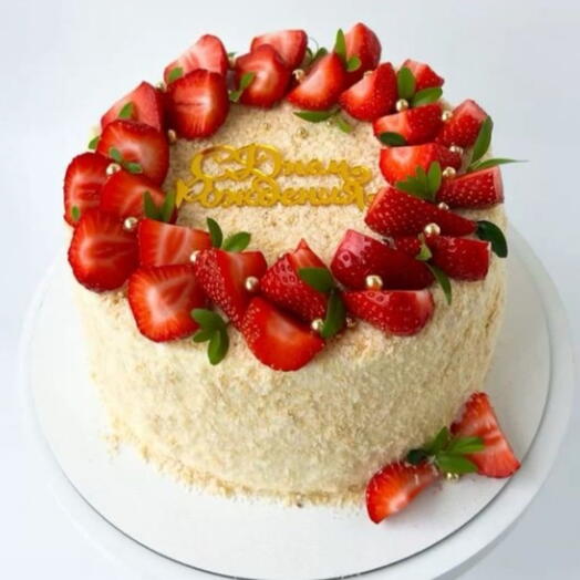 Торт с клубникой 🍓