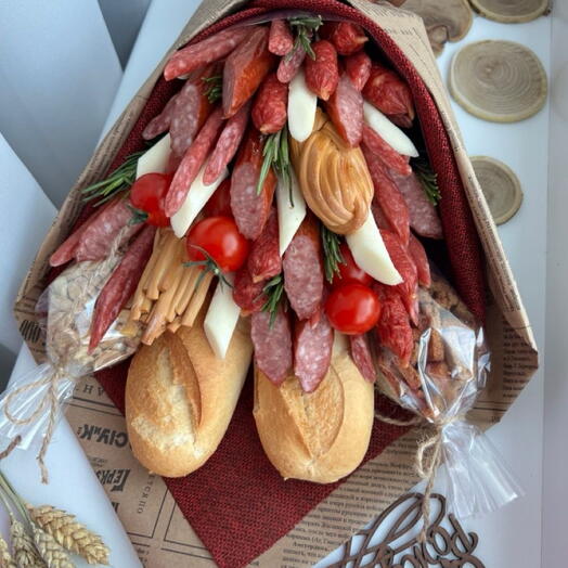 Мужской съедобный букет с орешками , колбасками, багетом, сыром