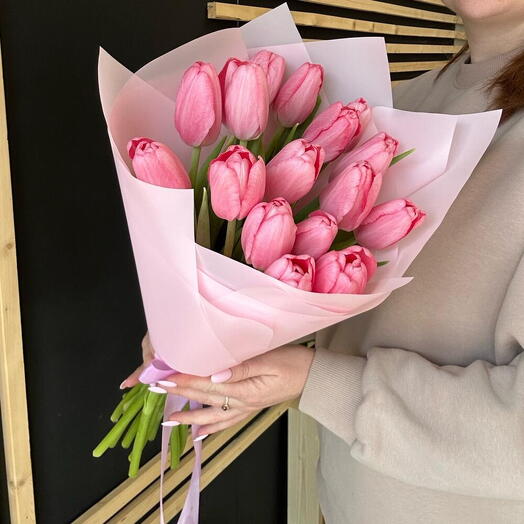 Букет розовых тюльпанов 19