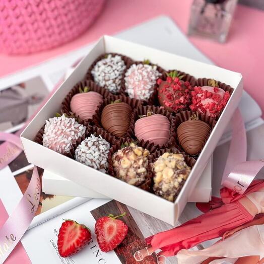 Клубника в Бельгийском шоколаде Callebaut 9-16 шт. Подарочный набор 1048. Leoraflowers